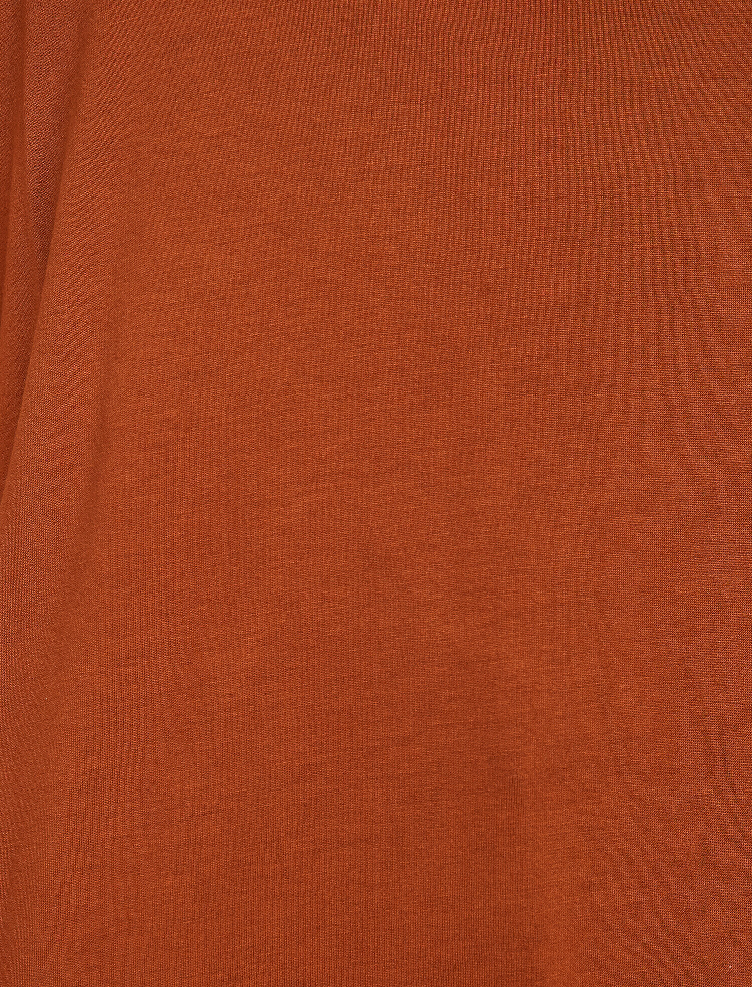   Yaka Detaylı Tişört