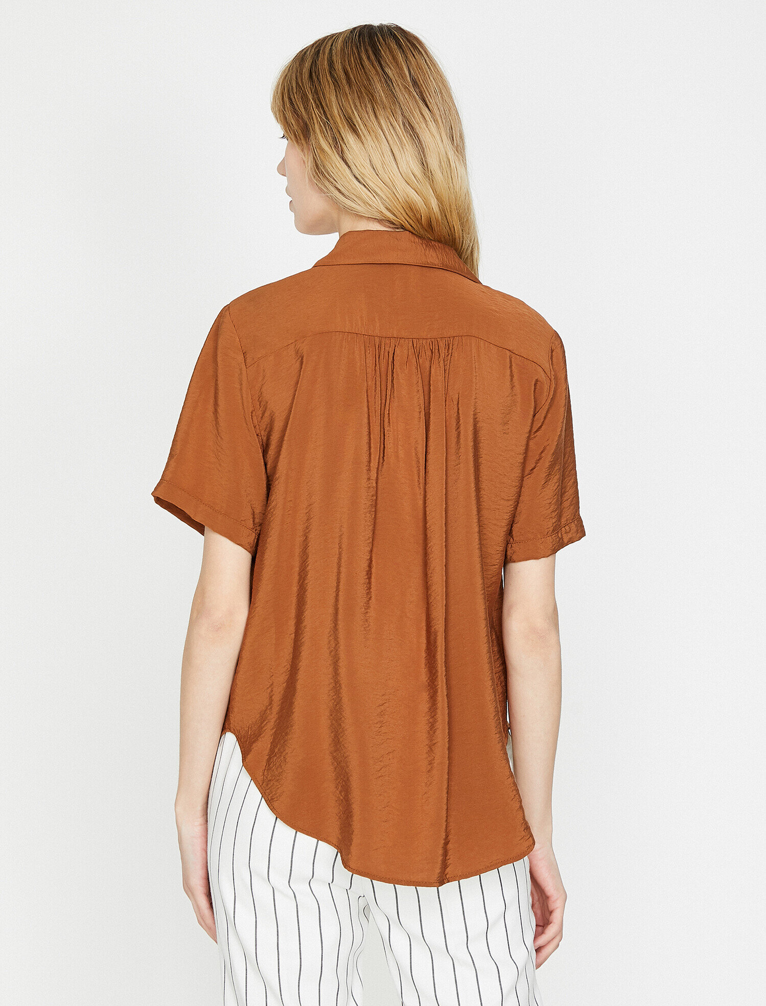   Cep Detaylı Gömlek