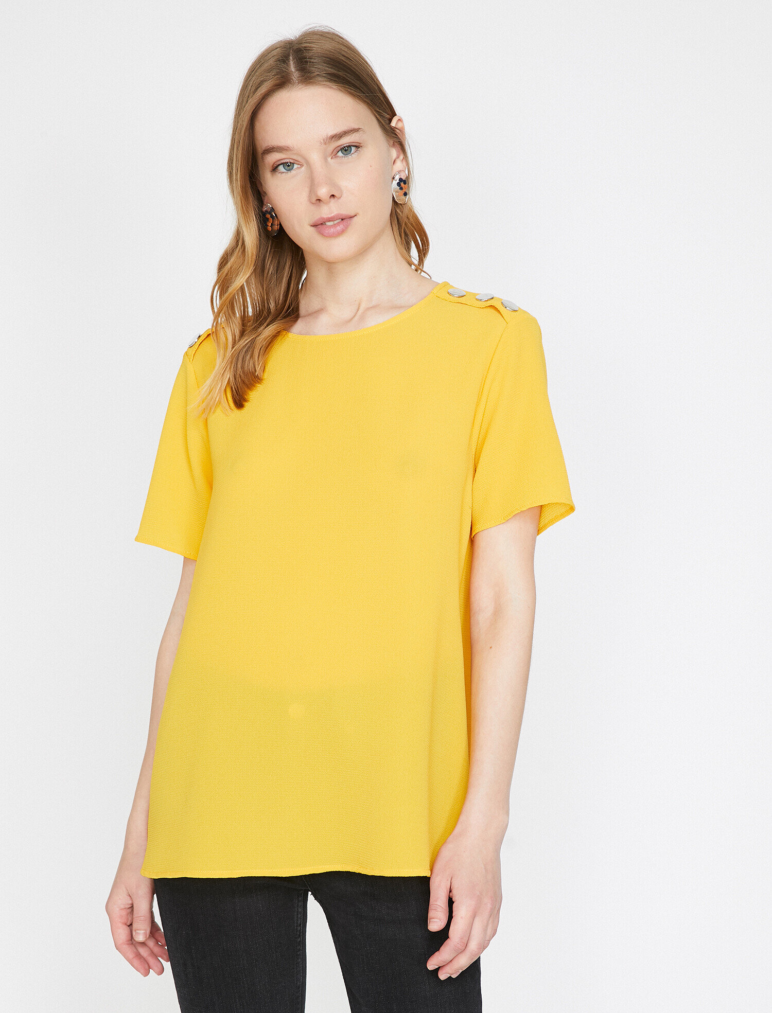   Omuz Detaylı Kısa Kollu Bluz