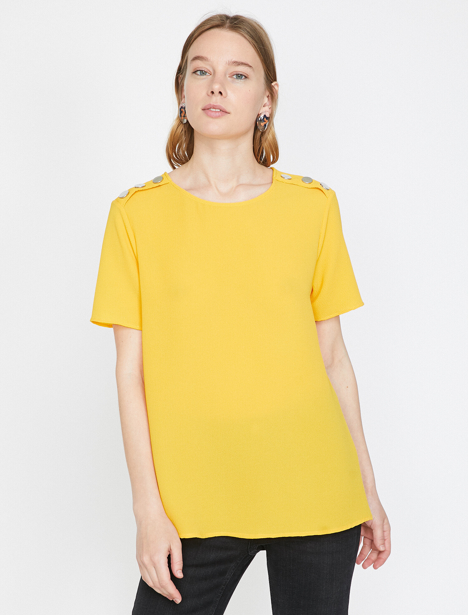   Omuz Detaylı Kısa Kollu Bluz