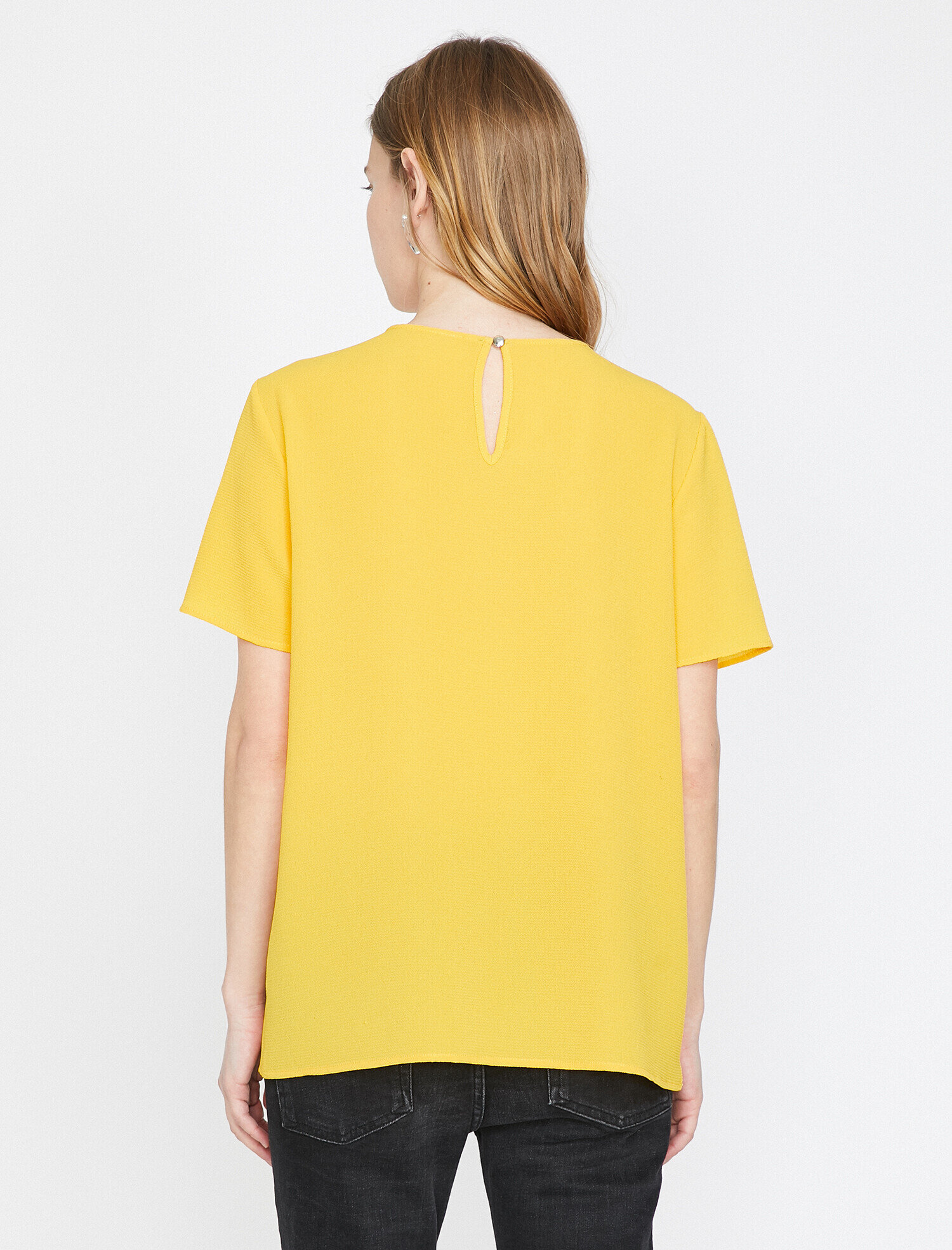   Omuz Detaylı Kısa Kollu Bluz