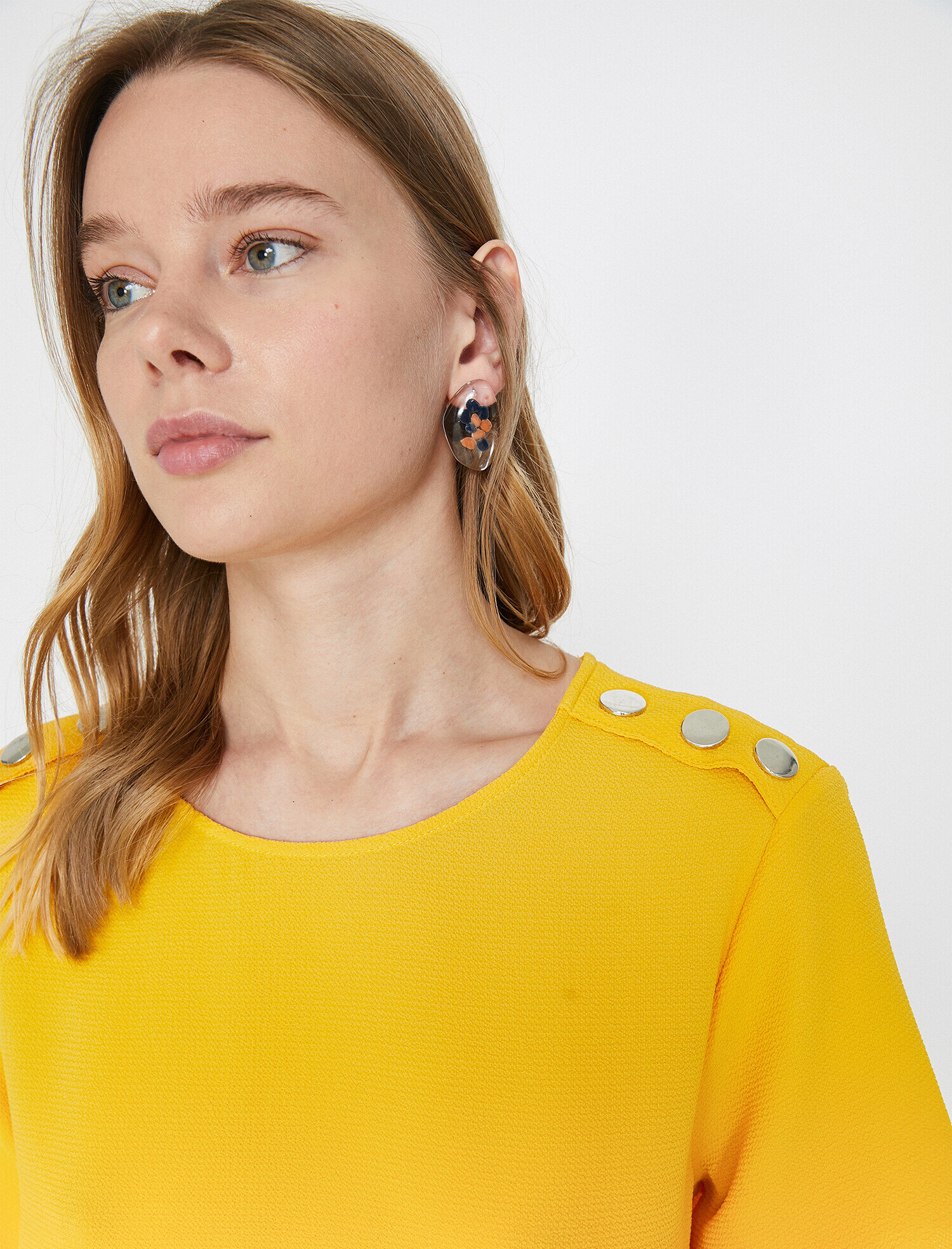   Omuz Detaylı Kısa Kollu Bluz