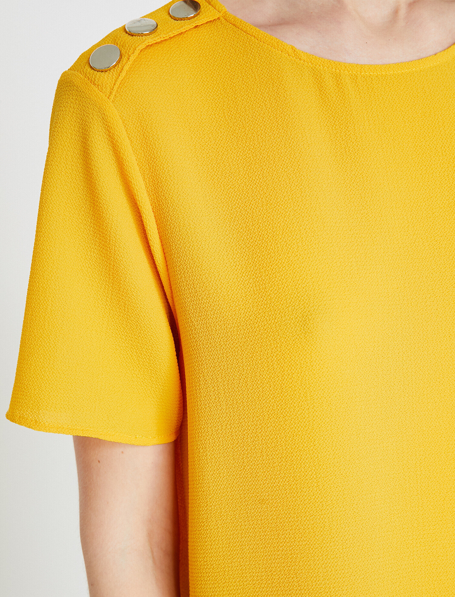   Omuz Detaylı Kısa Kollu Bluz