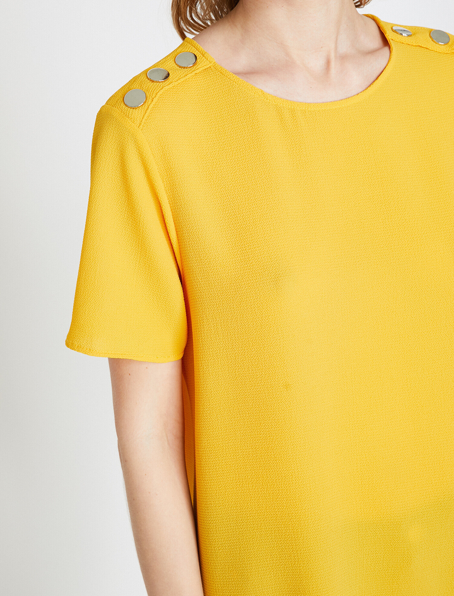   Omuz Detaylı Kısa Kollu Bluz