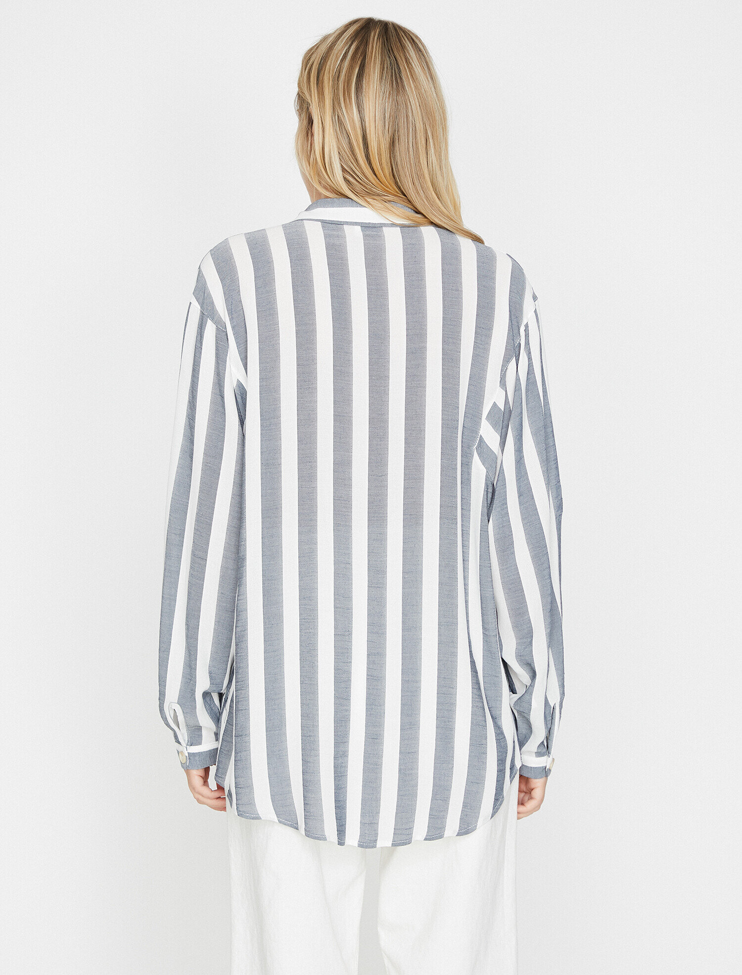   Çizgili Gömlek