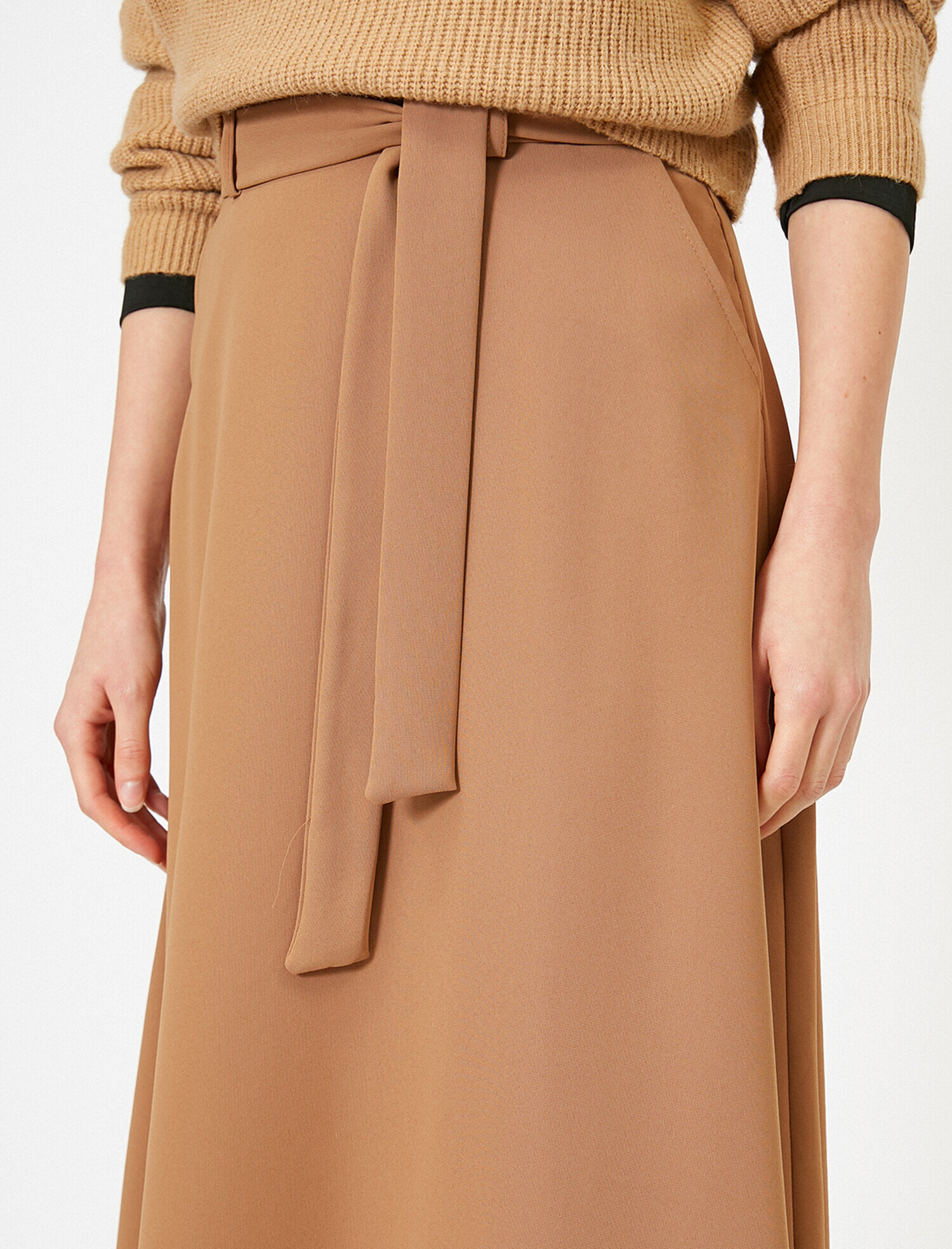   Beli Bağlamalı Etek