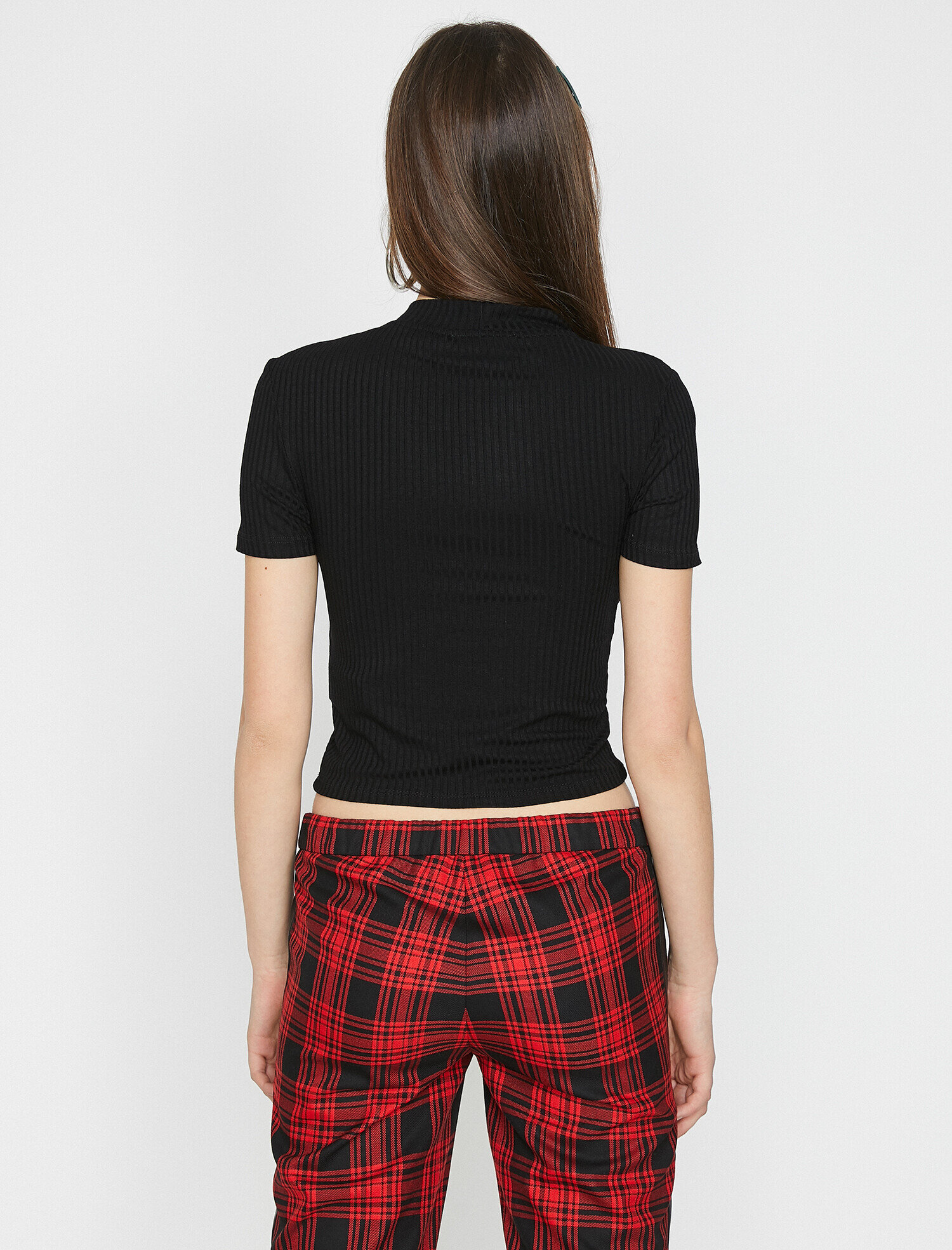   Yaka Detaylı Tişört