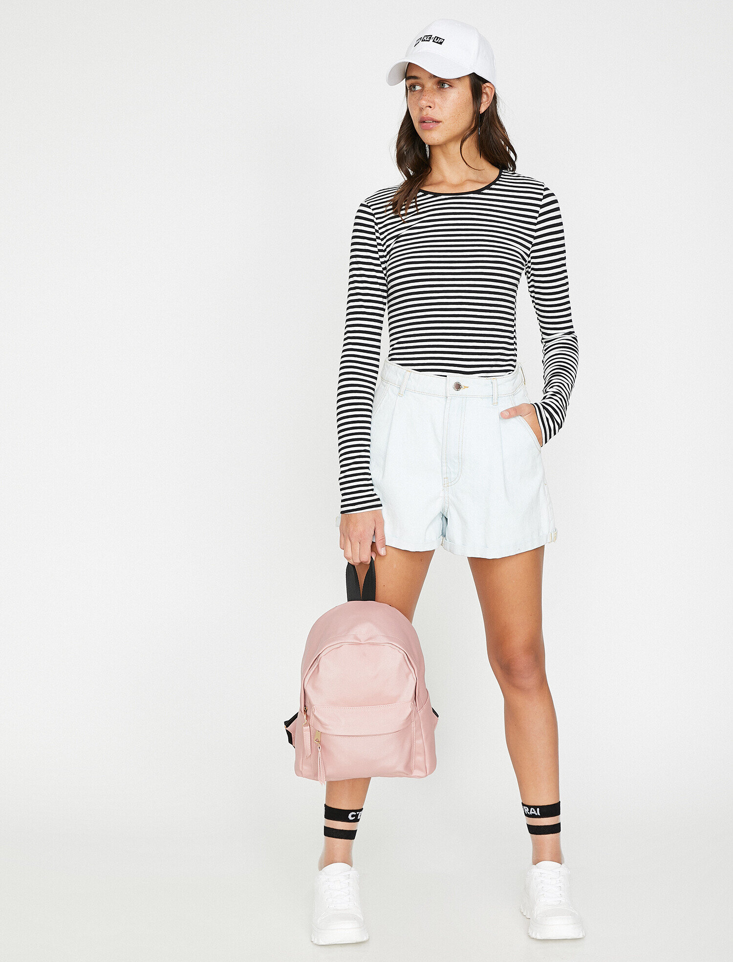  Kadın Fermuar Detaylı Sırt Çantası