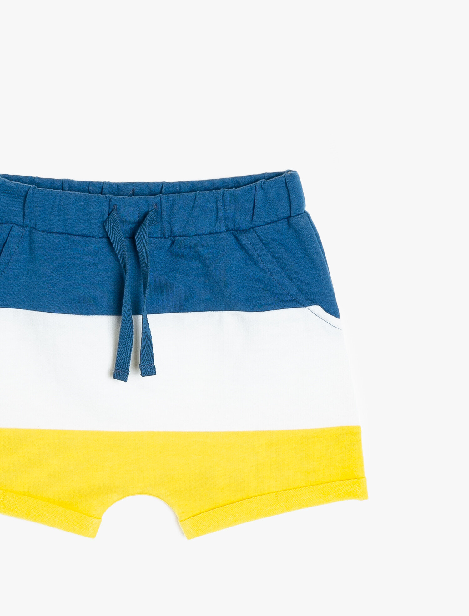  Erkek Bebek Cep Detaylı Şort