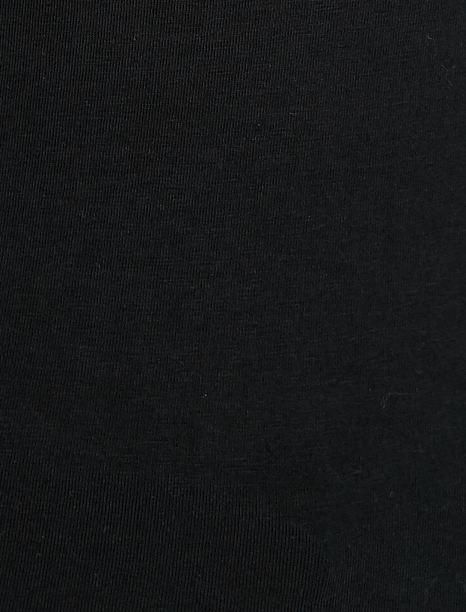   Omzu Açık Tişört