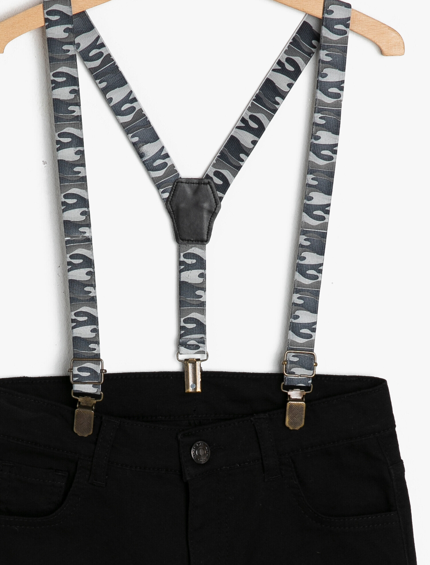  Erkek Çocuk Kemer Detaylı Jean Şort