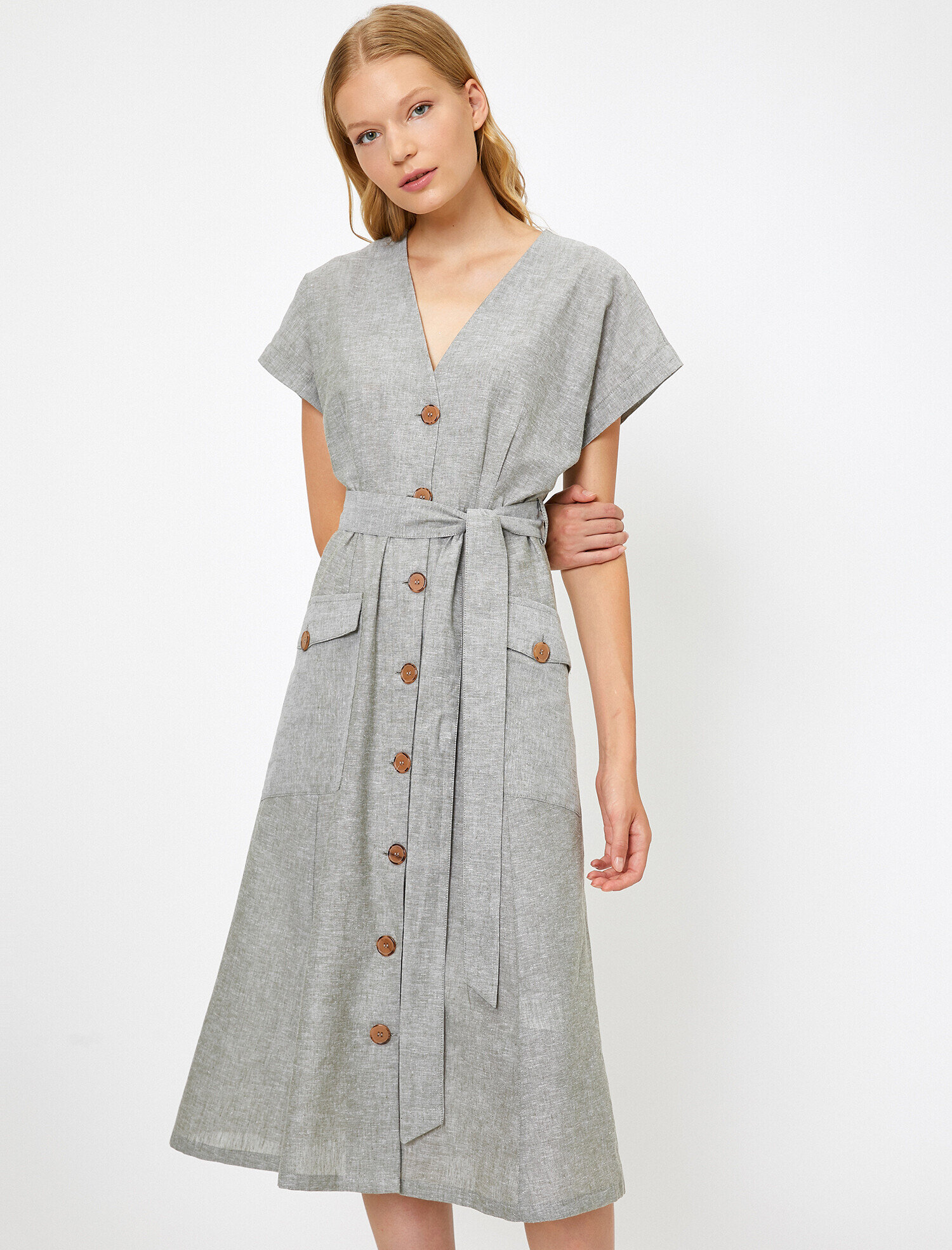   Düğme Detaylı Elbise