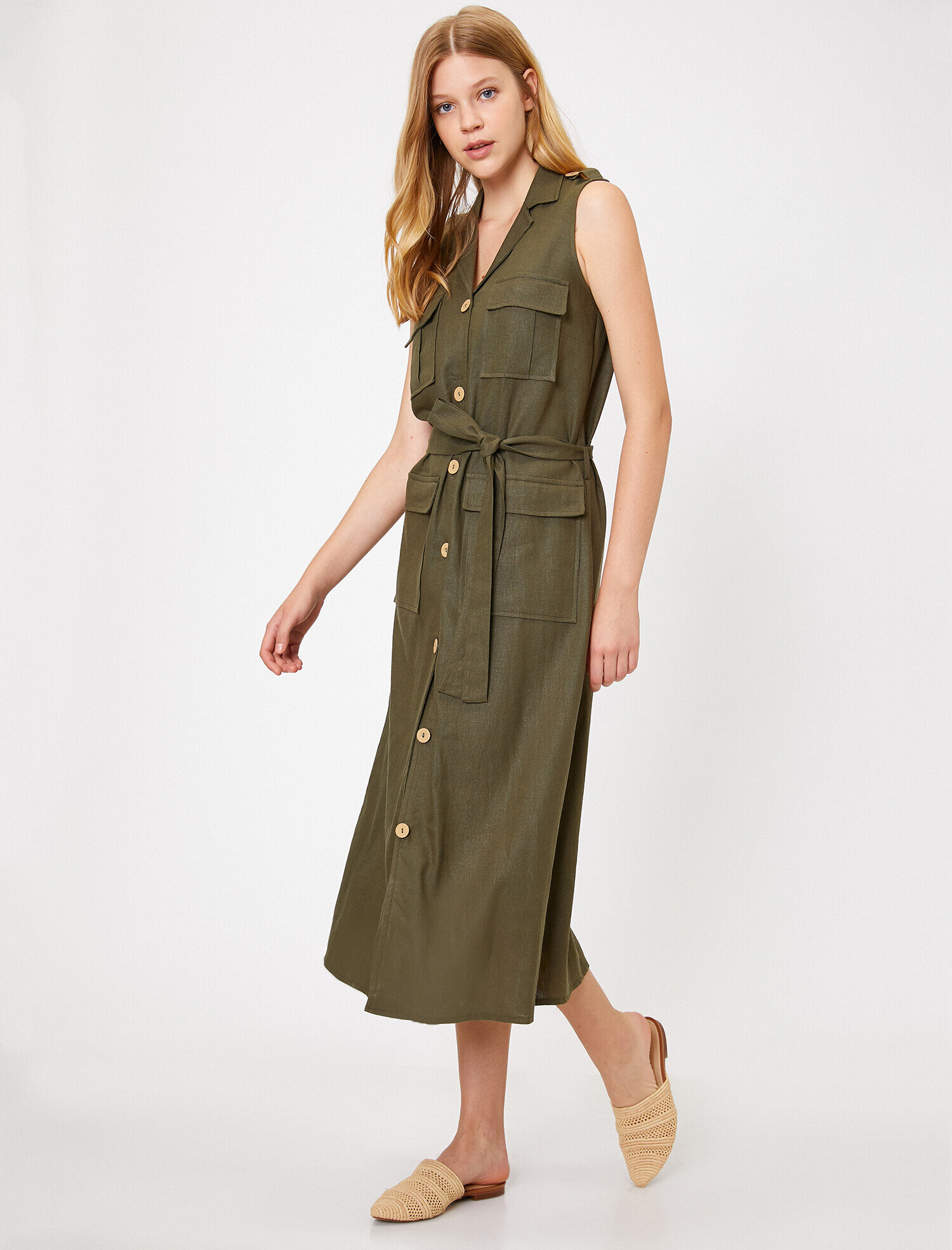   Düğme Detaylı Elbise