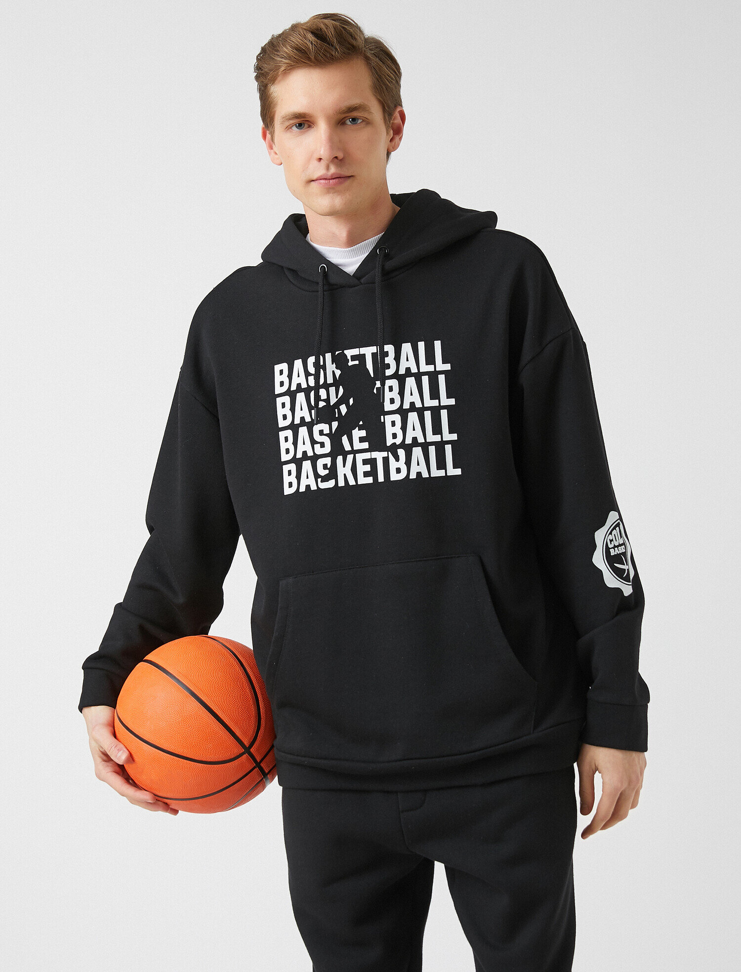   Kapşonlu Basketbol Temalı Baskılı Kanguru Cepli Sweatshirt