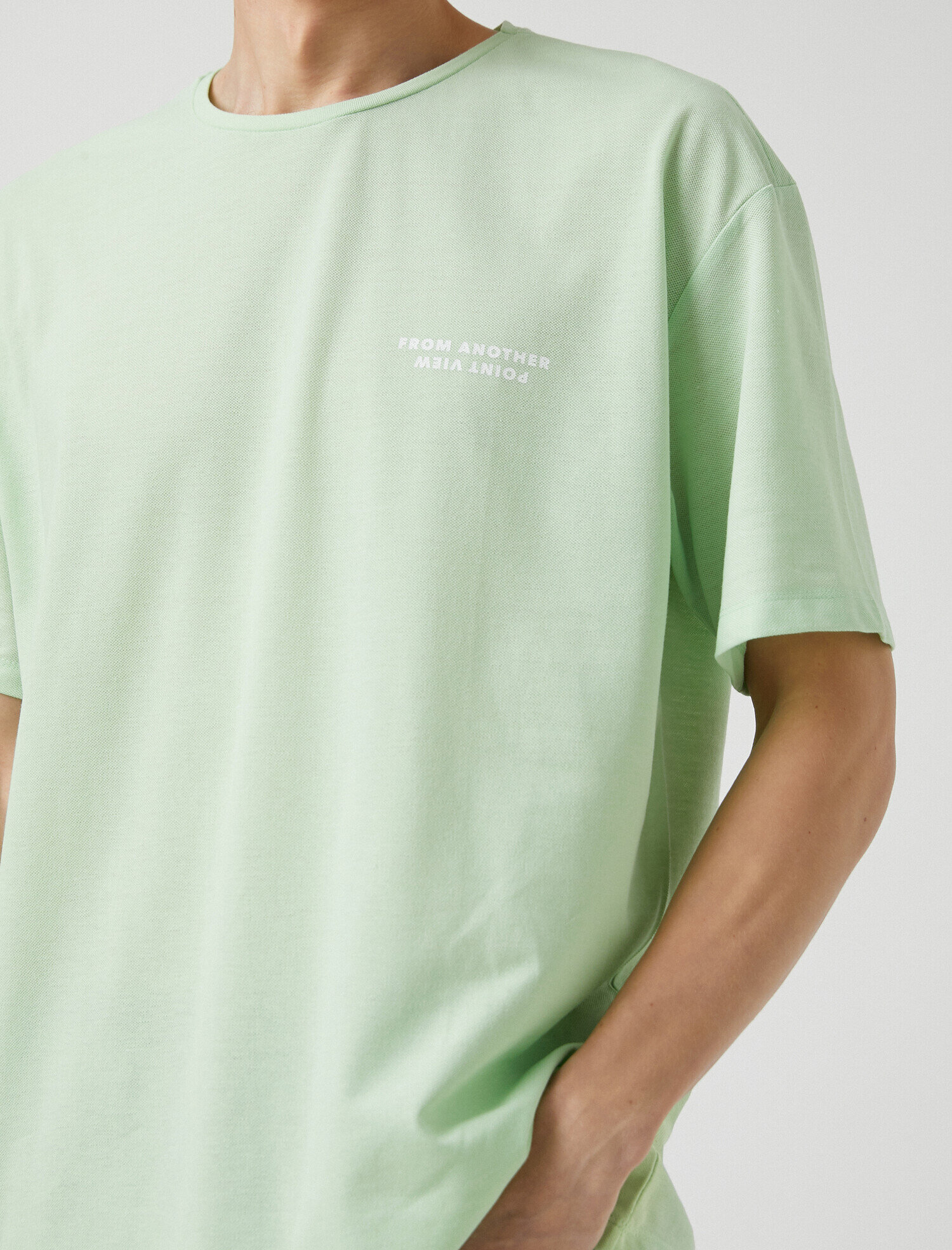   Minimal Baskılı Oversize Tişört
