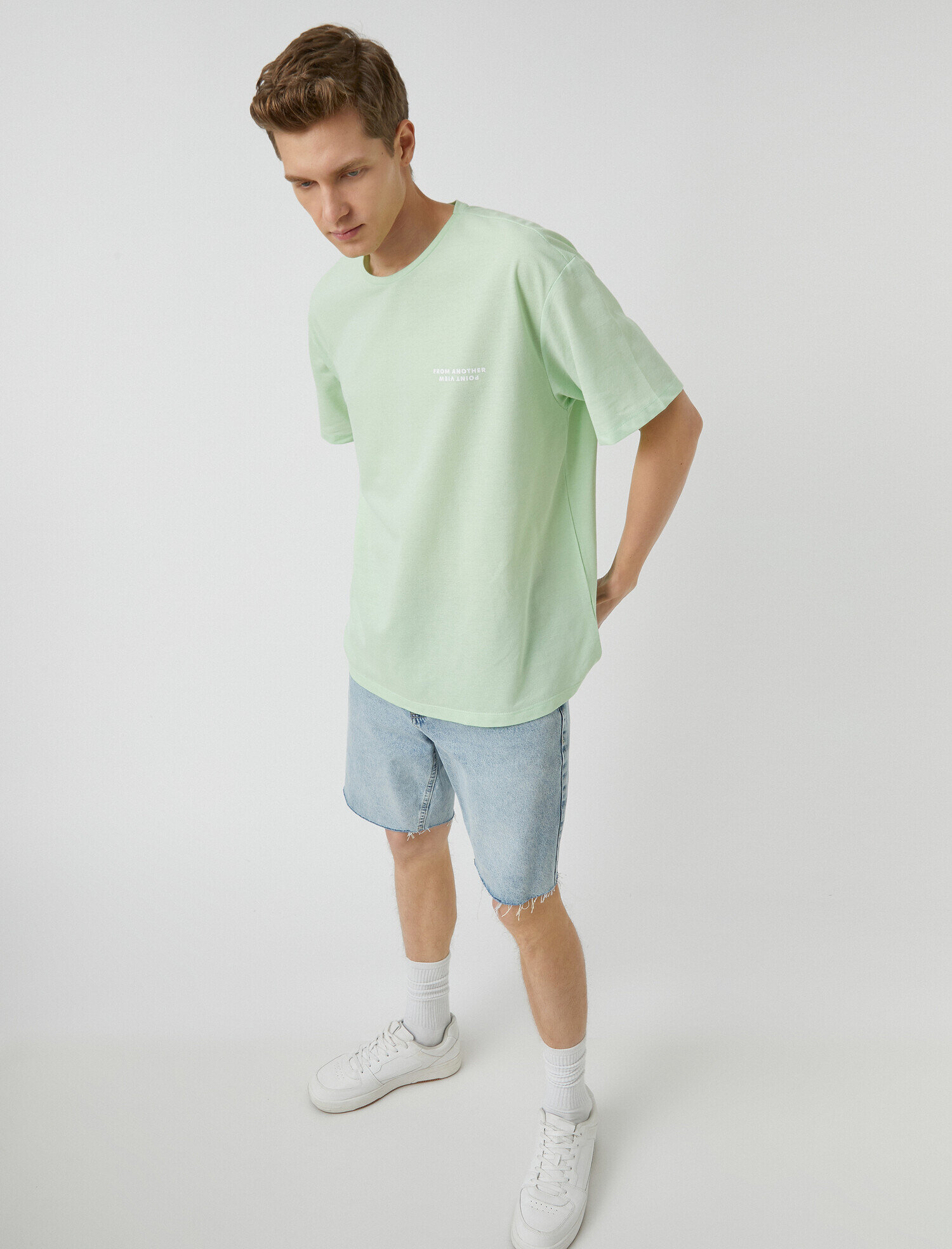   Minimal Baskılı Oversize Tişört