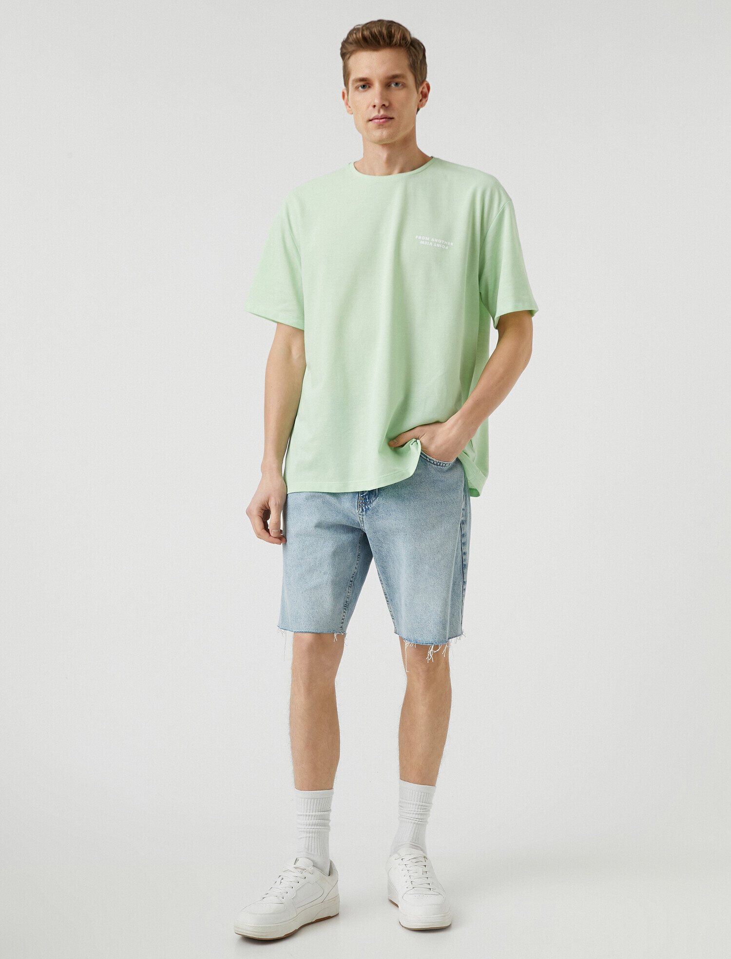   Minimal Baskılı Oversize Tişört