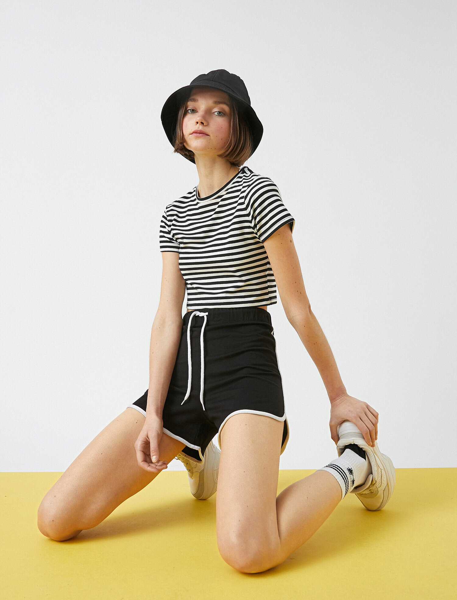   Mini Şort Beli Bağlamalı Biyeli