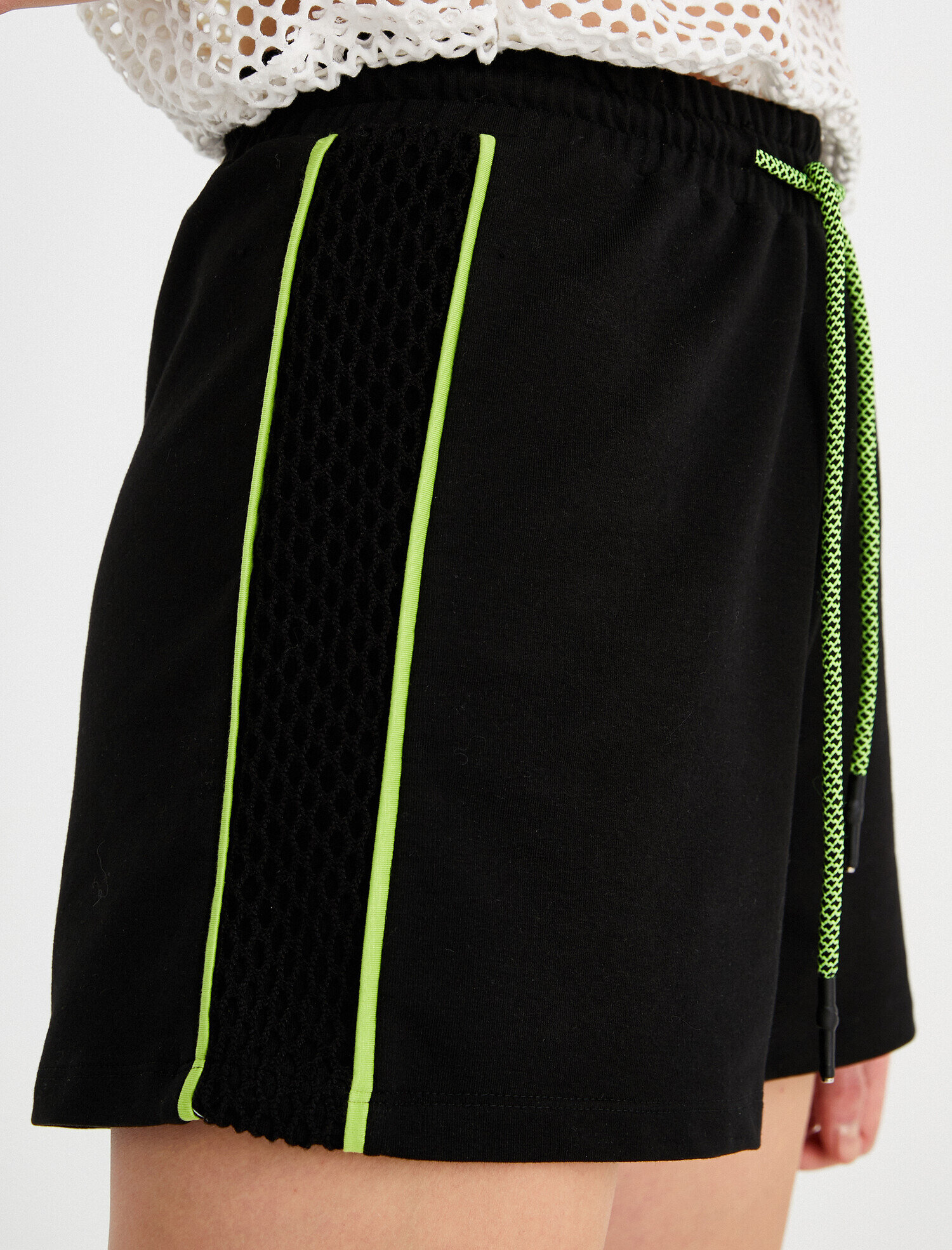   Neon Çizgili Beli Lastikli Şort