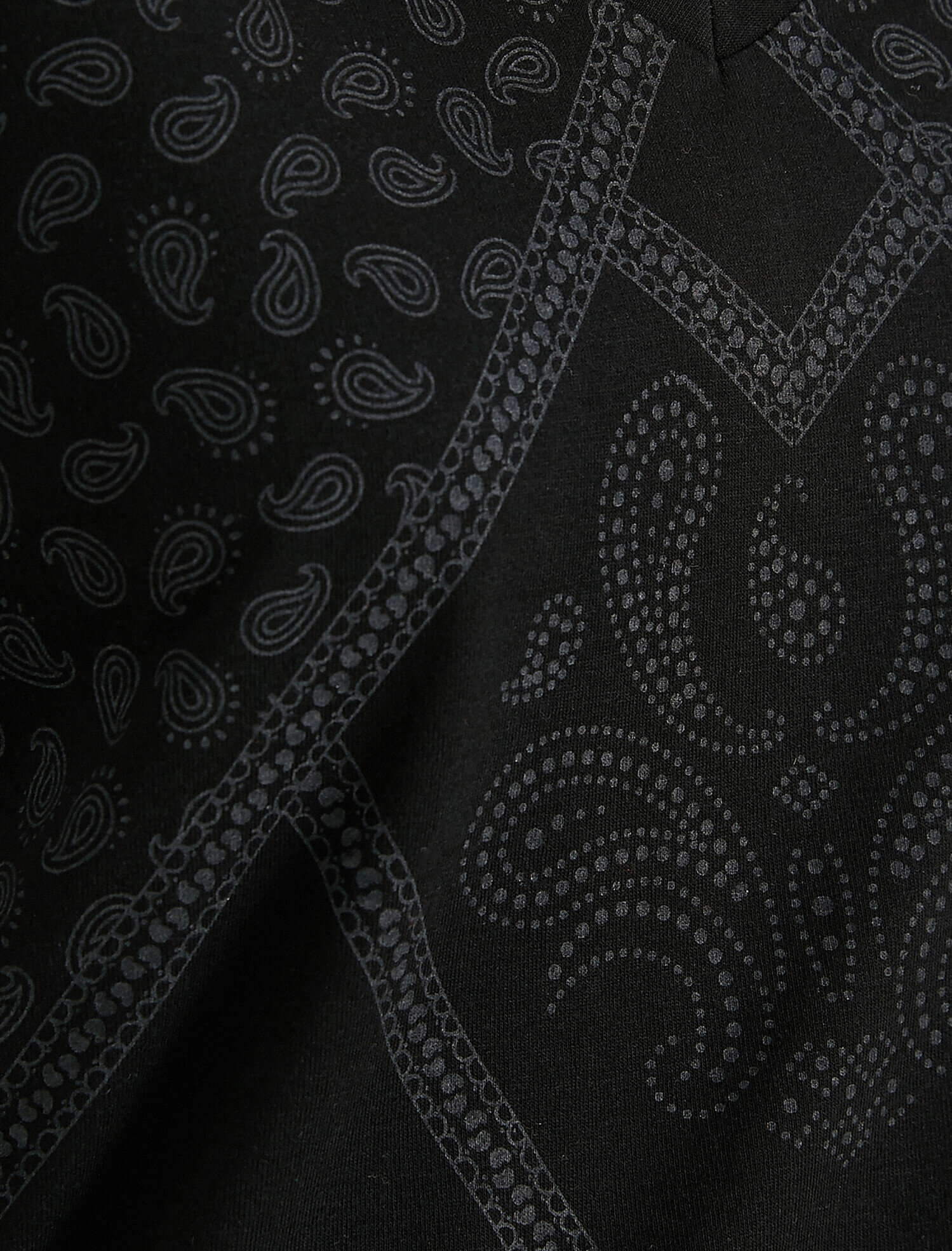   Desenli Tişört V Yaka Kısa Kollu