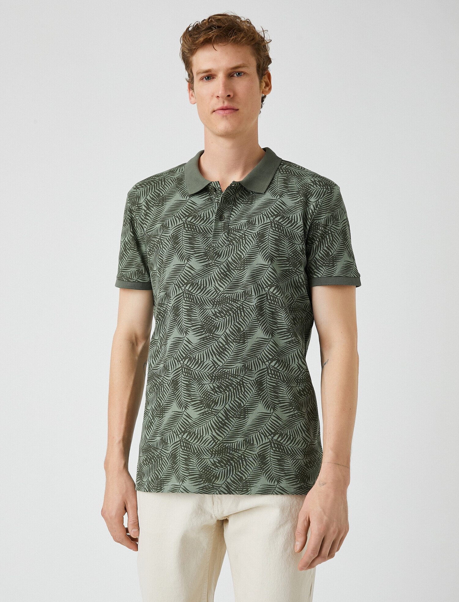   Yaprak Desenli Polo Tişört