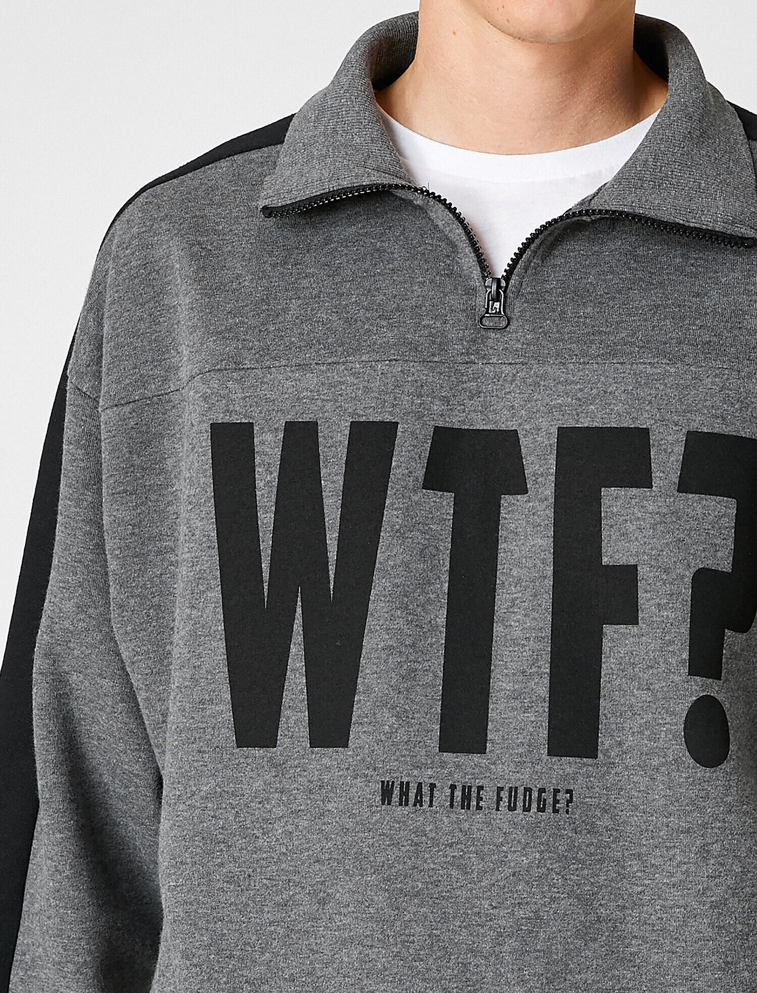   Dik Yaka Baskılı Sweatshirt