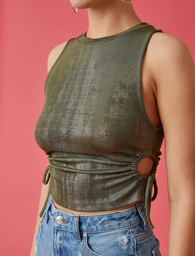   Crop Atlet Halter Yaka Pencere Detaylı
