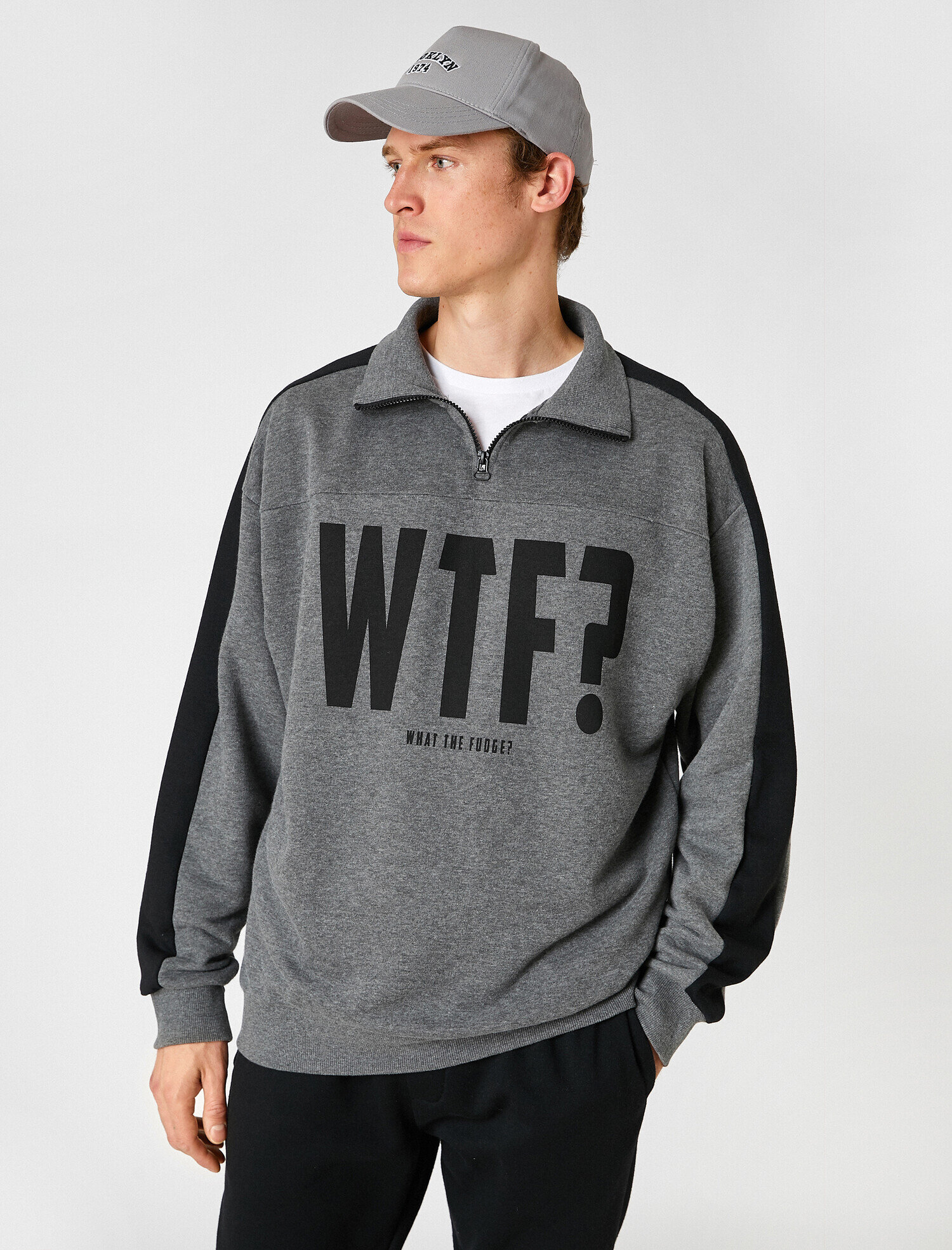   Dik Yaka Baskılı Sweatshirt