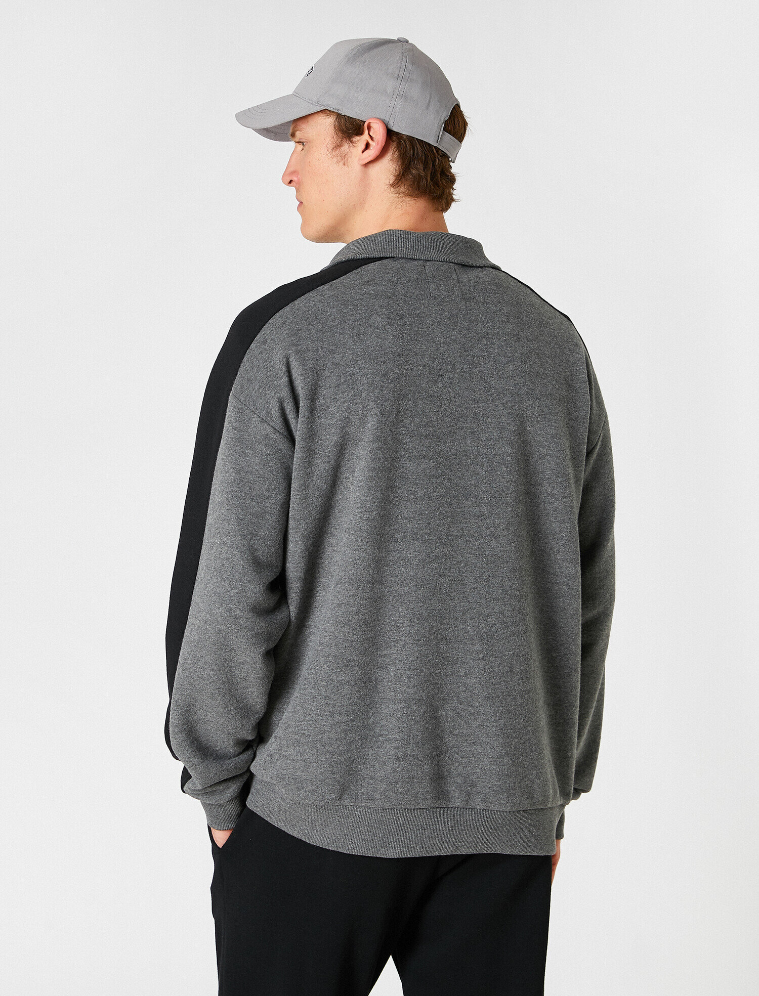   Dik Yaka Baskılı Sweatshirt