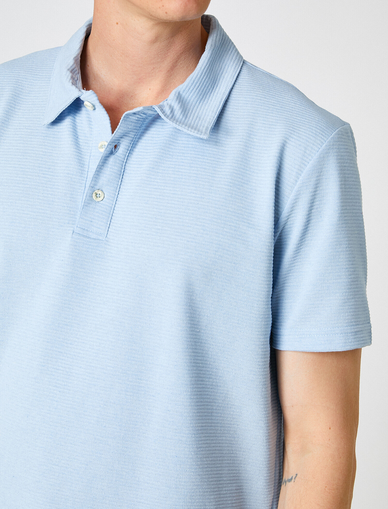   Dokulu Polo Yaka Tişört