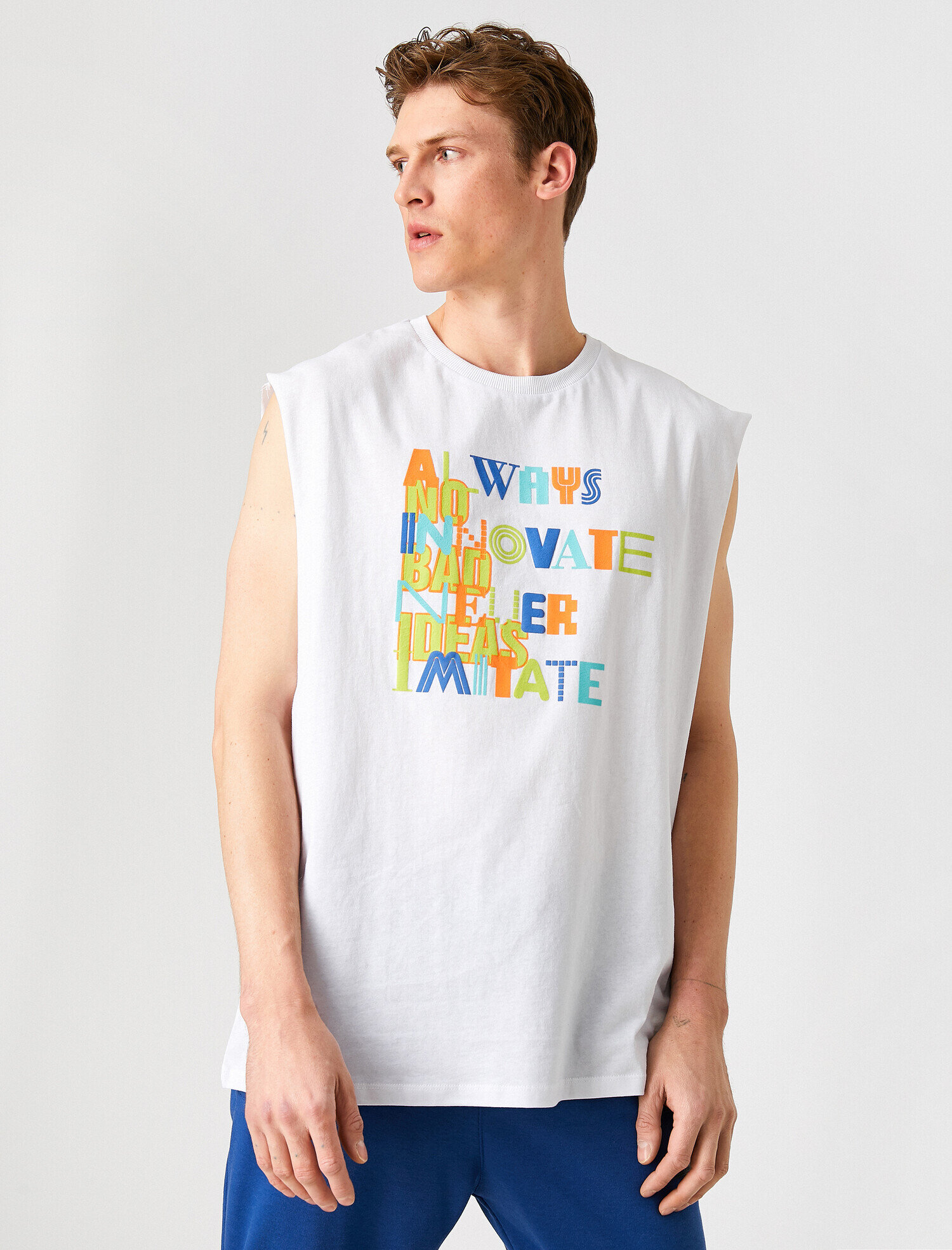   Kolsuz Baskılı Kolsuz Tişört