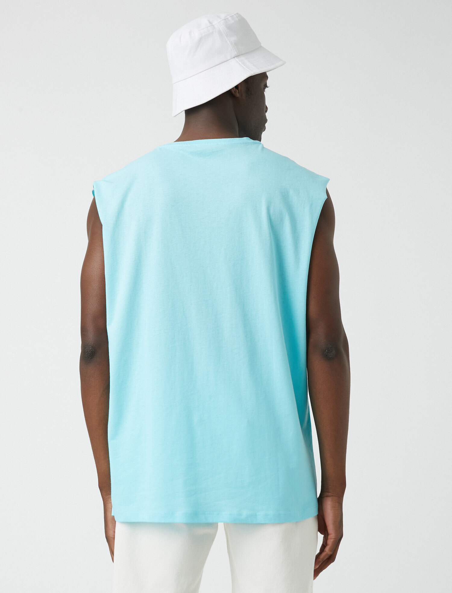 Koton Oversize Antisosyal Kulübü Baskılı Atlet. 4 Koton Oversize Antisosyal Kulübü Baskılı Atlet. 4