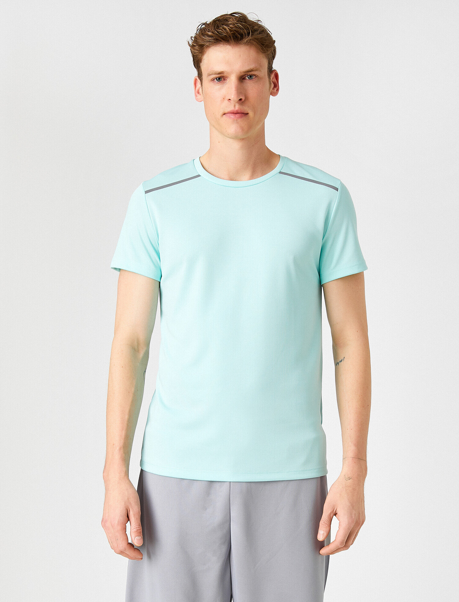   Baskı Detaylı Spor Tişört