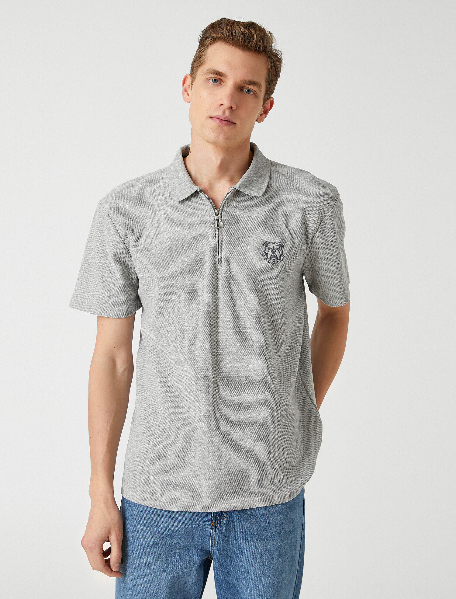 İşlemeli Fermuar Yakalı Polo Tişört