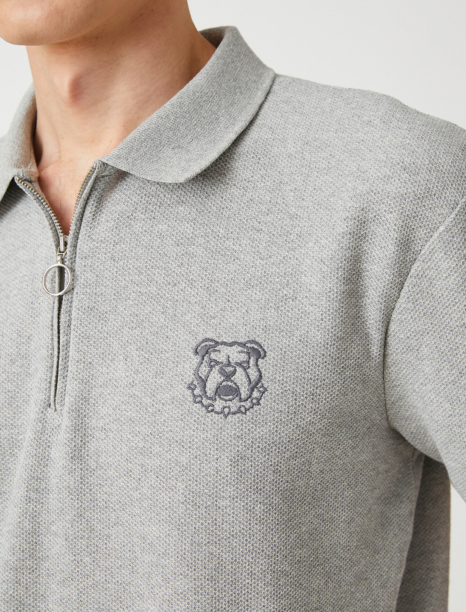 İşlemeli Fermuar Yakalı Polo Tişört