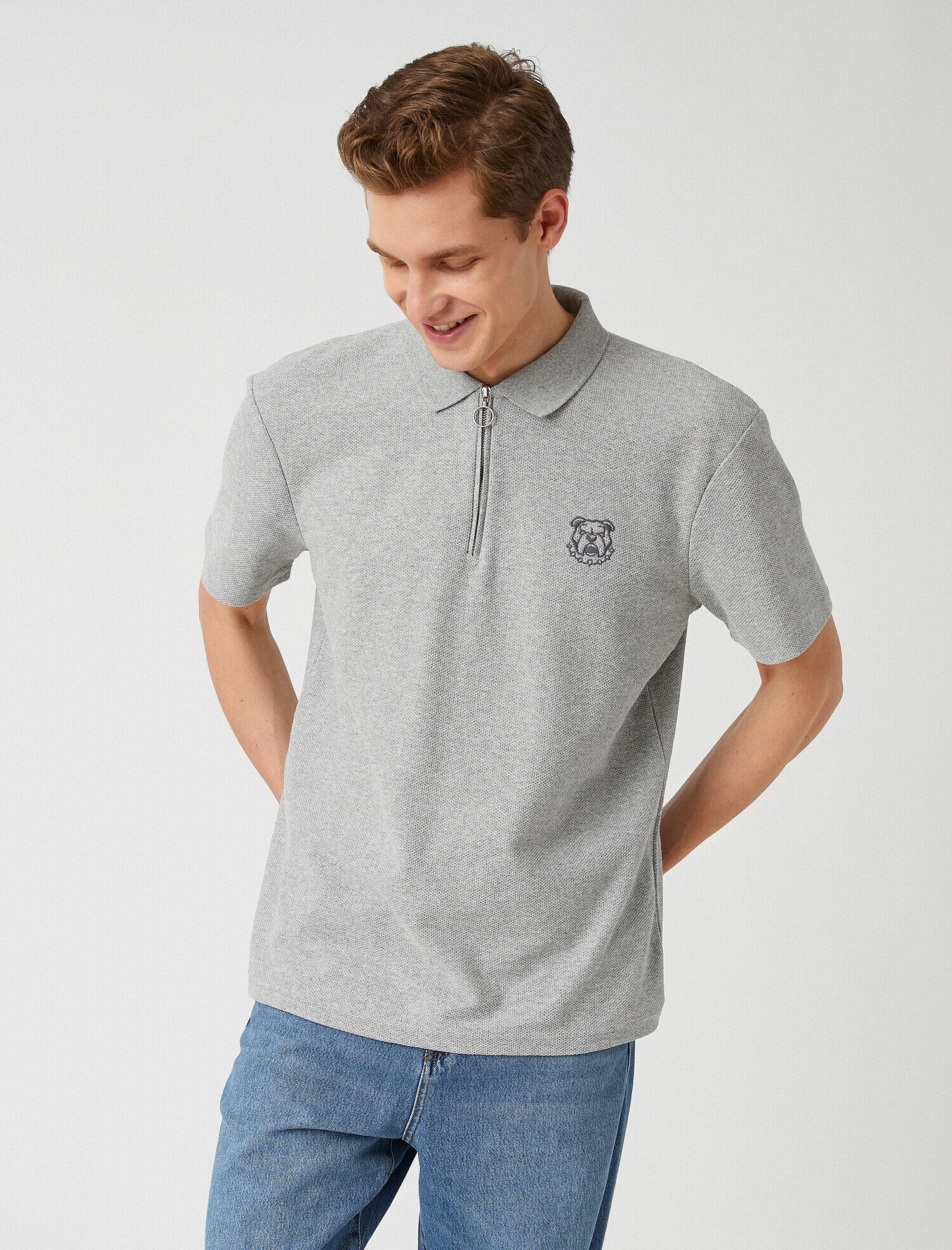 İşlemeli Fermuar Yakalı Polo Tişört