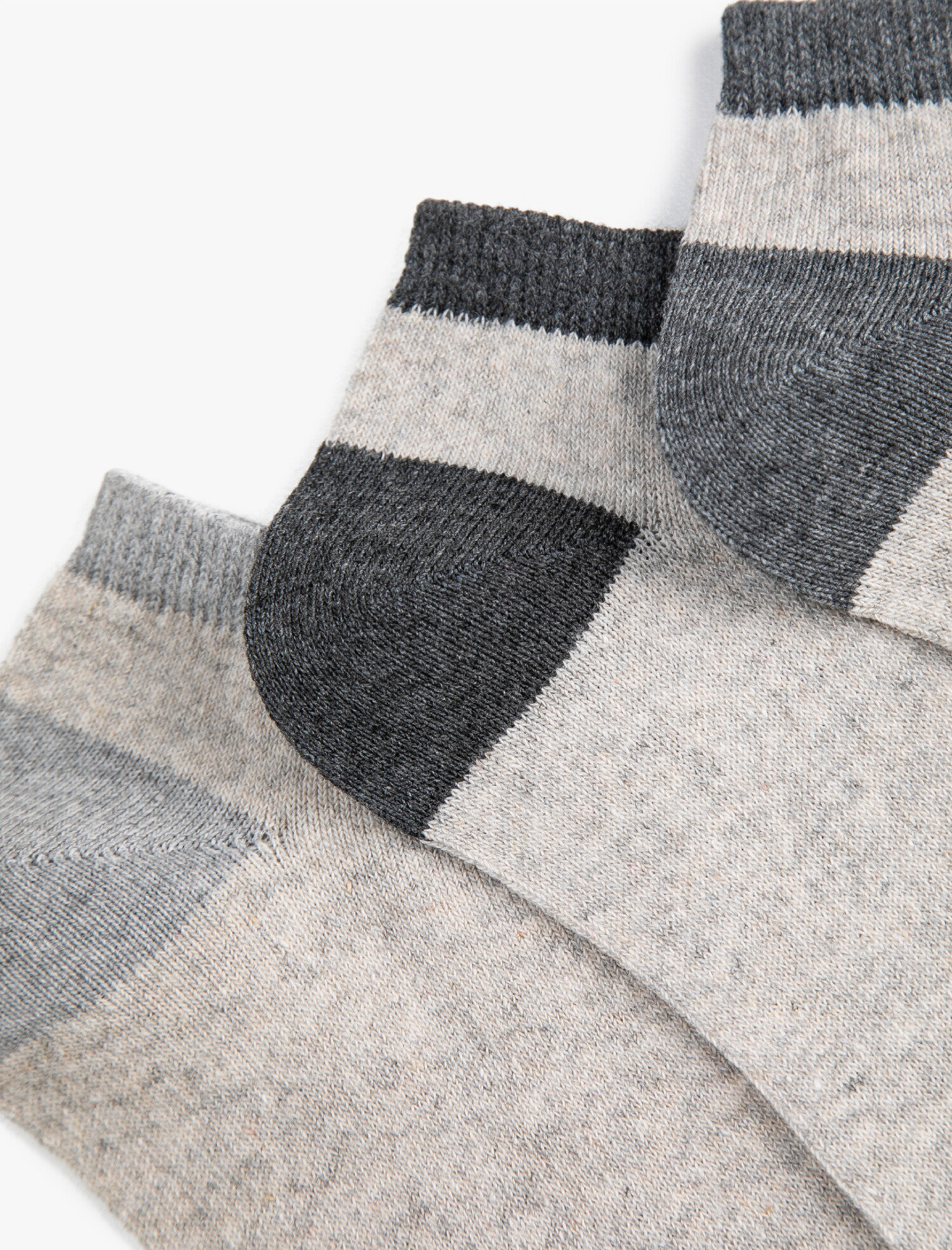  Kadın 3'lü Desenli Çorap Seti