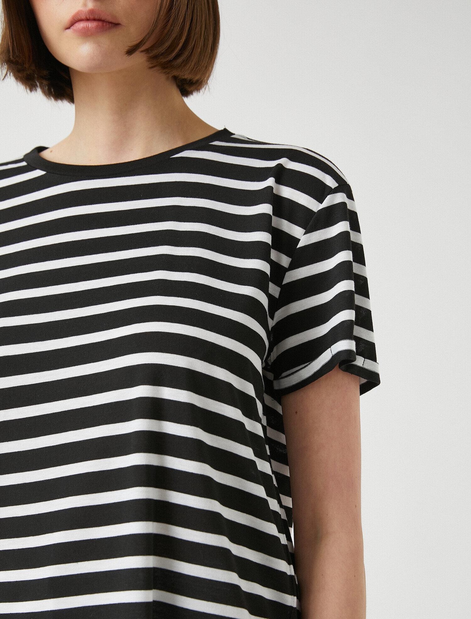   Bisiklet Yaka Kısa Kollu Çizgili Basic Tişört