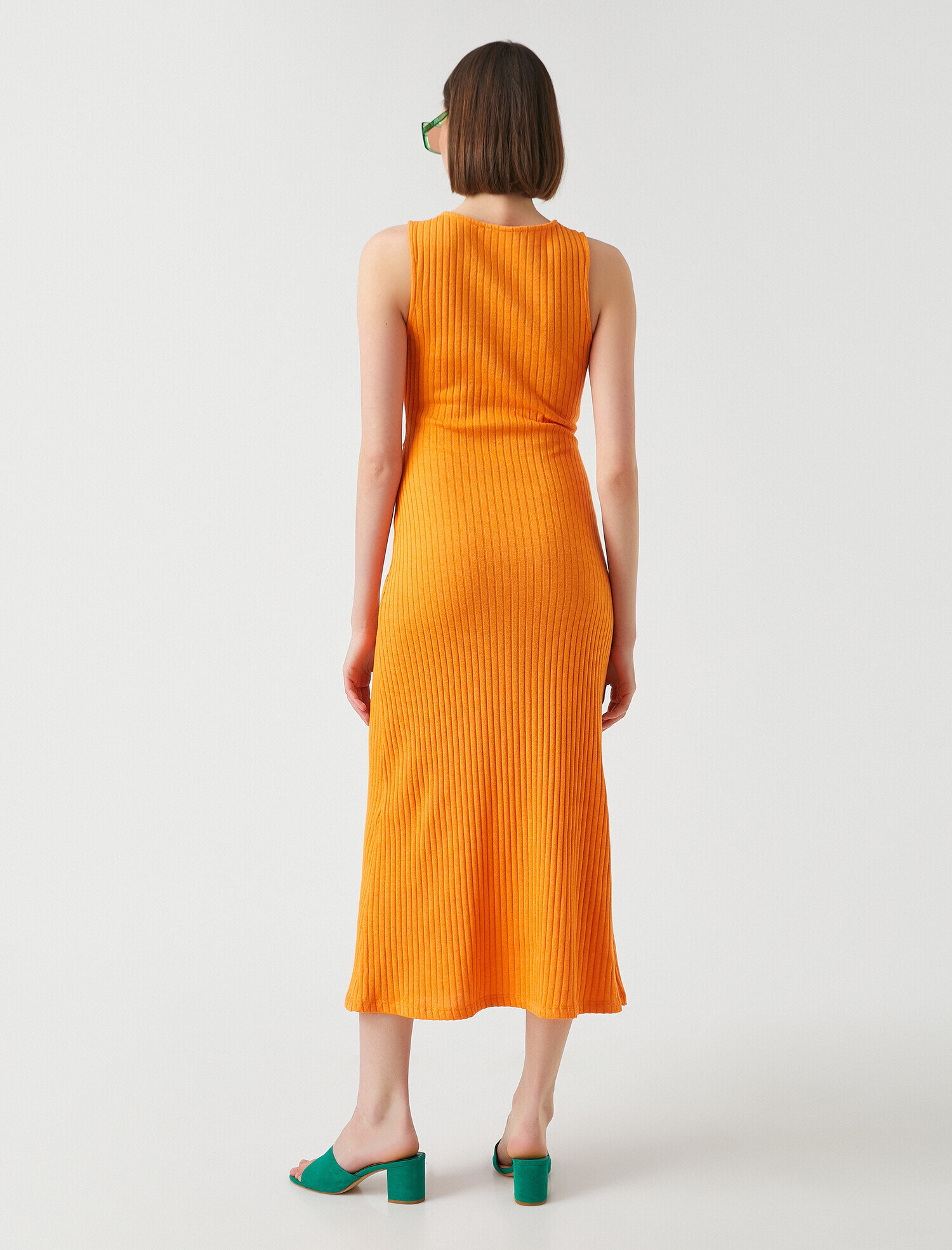   Kolsuz Midi Pencere Detaylı Elbise