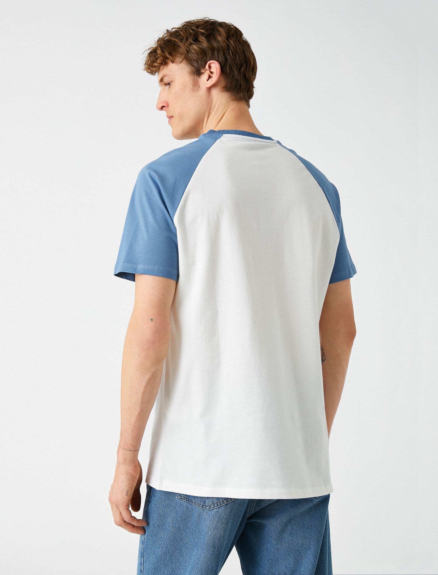   Standart Fit Reglan Kol Tişört