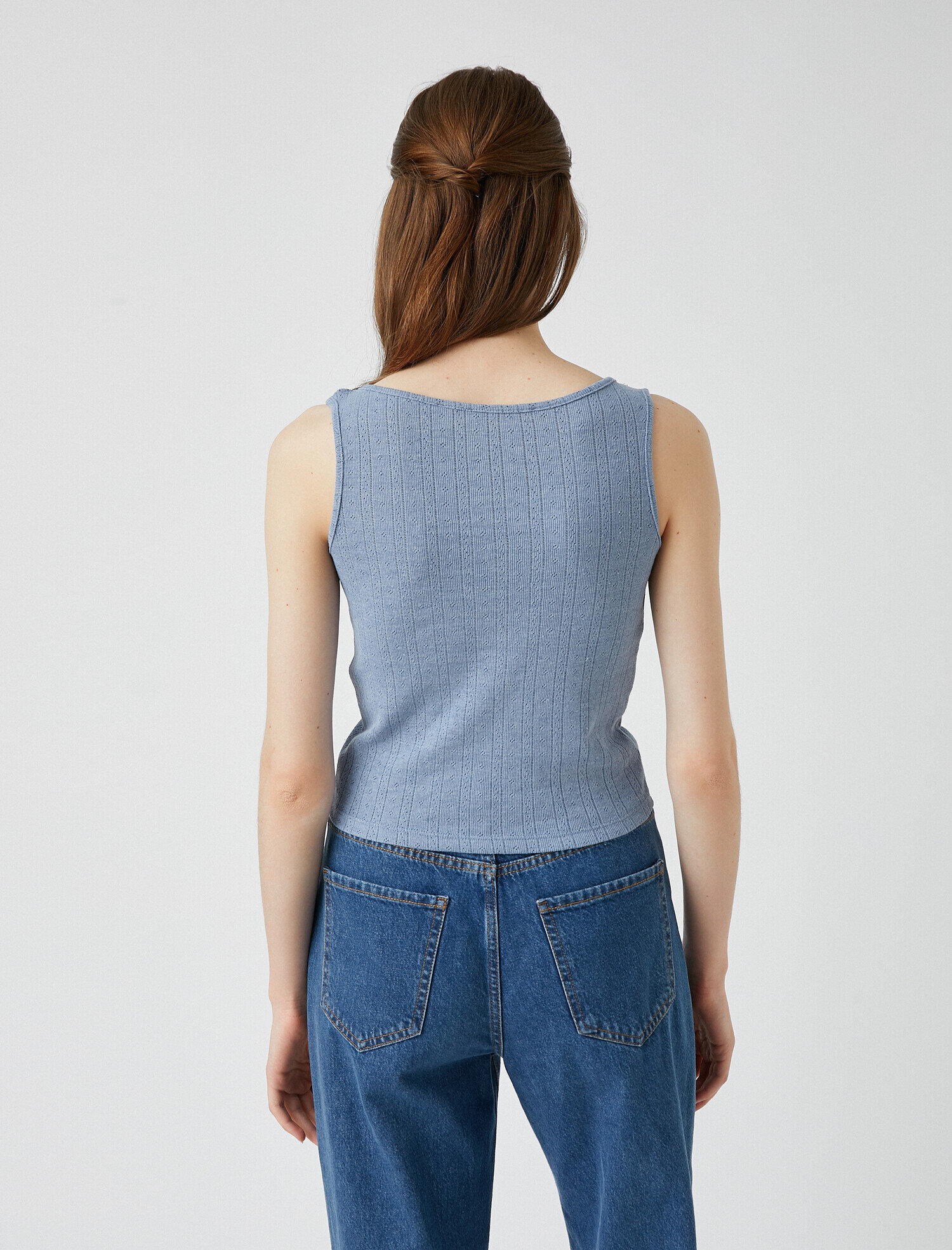   U Yaka Düğme Detaylı Atlet