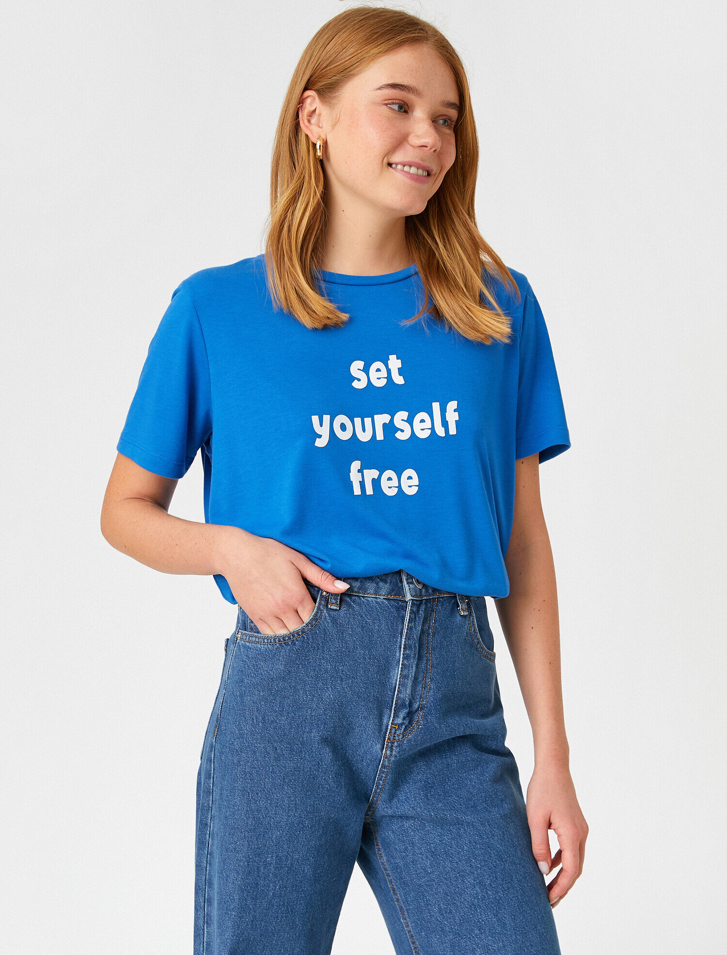   Bisiklet Yaka Kısa Kollu Baskılı Tişört