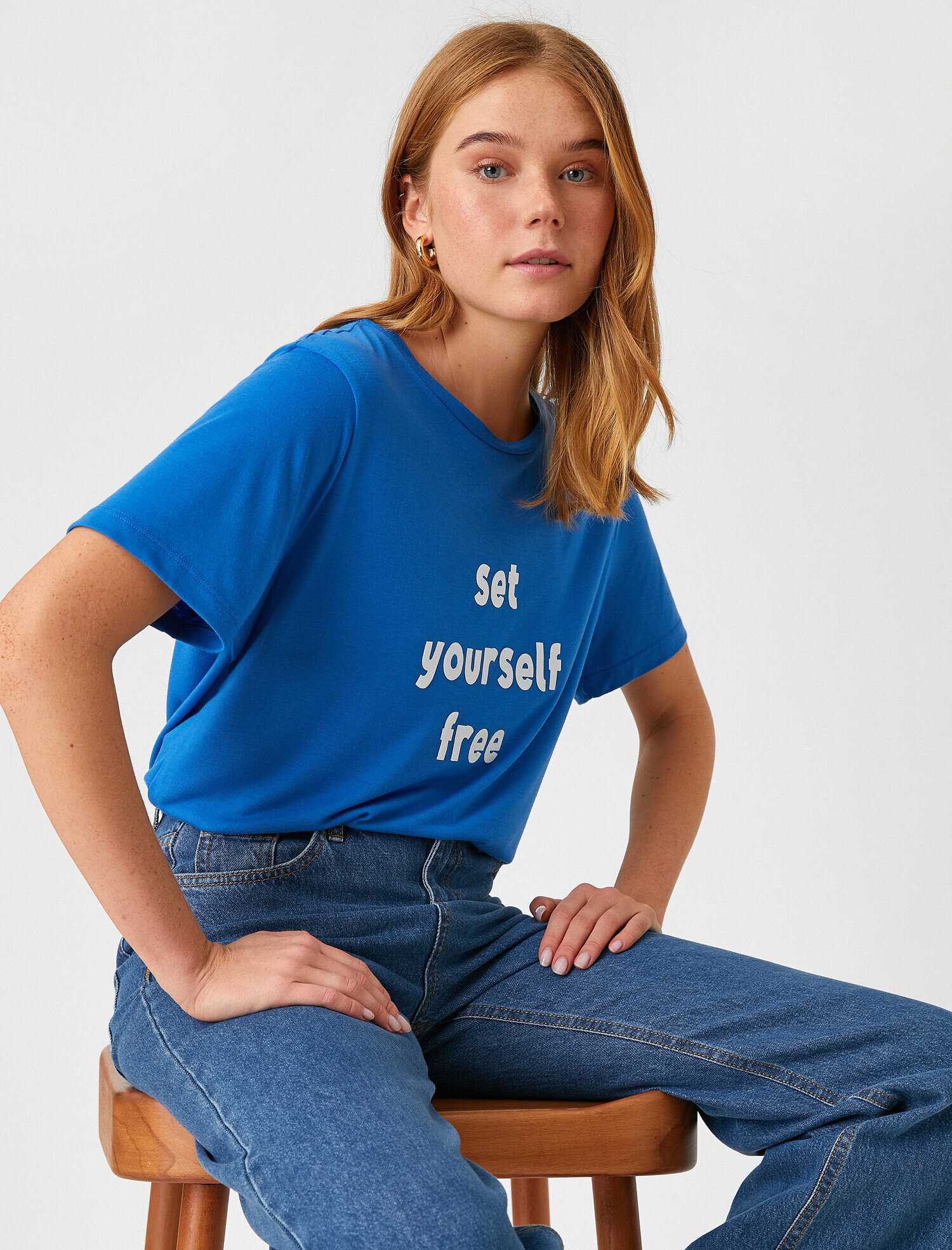   Bisiklet Yaka Kısa Kollu Baskılı Tişört