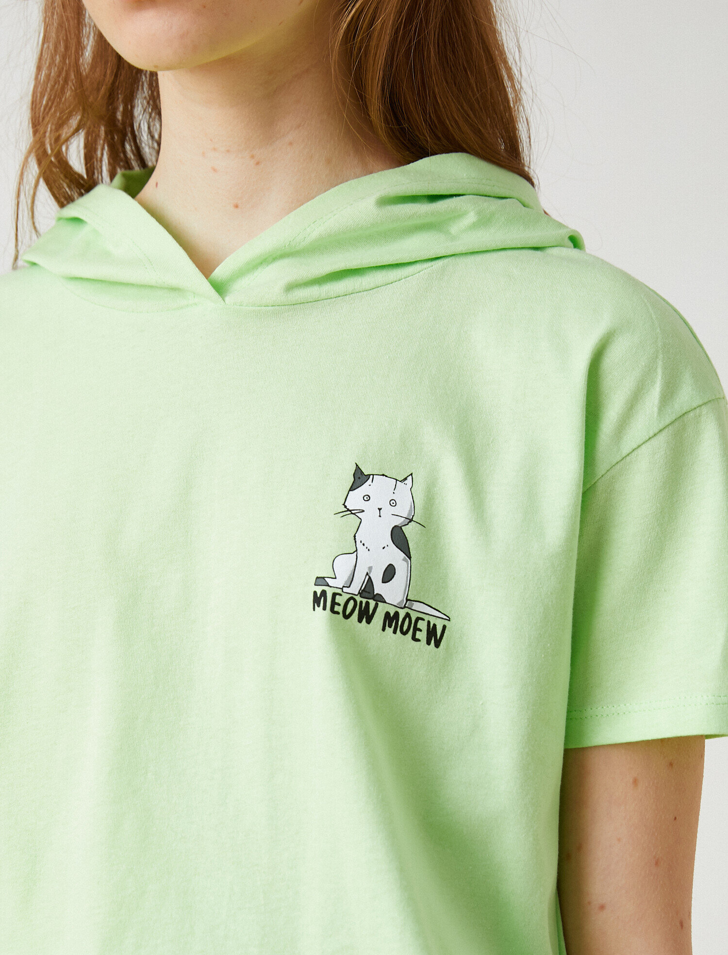 Kapüşonlu Kısa Kollu Tişört