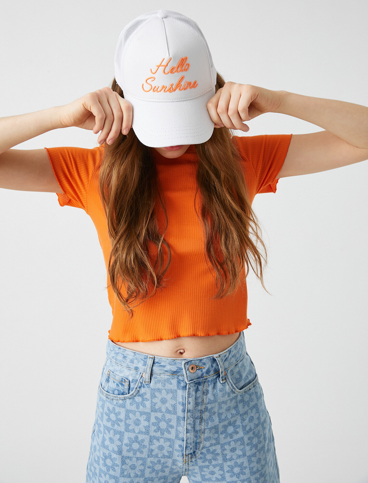  Kadın İşlemeli Şapka