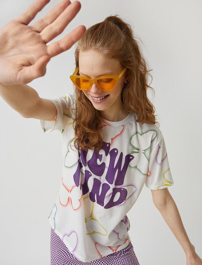  Kısa Kollu Baskılı Tişört