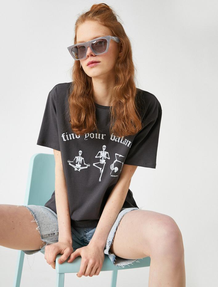  Oversize Kısa Kollu Bisiklet Yaka Baskılı Tişört