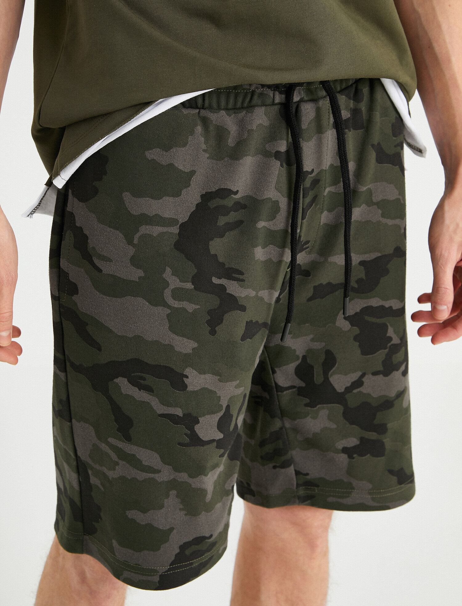   Kamuflaj Desenli Şort