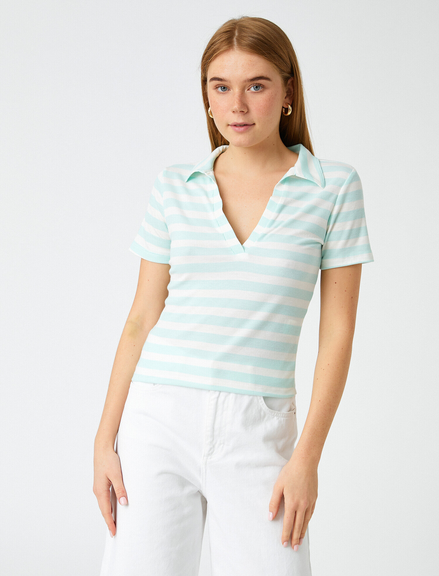   V Yaka Kısa Kollu Çizgili Tişört