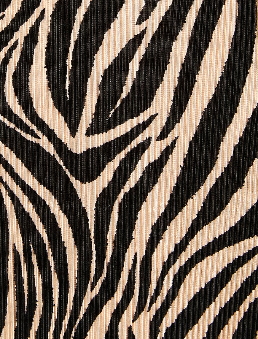   Zebra Desenli V Yaka Atlet